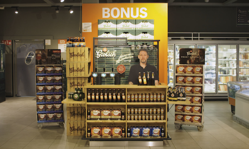 Grolsch display met meesterbrouwer Marc Janssen